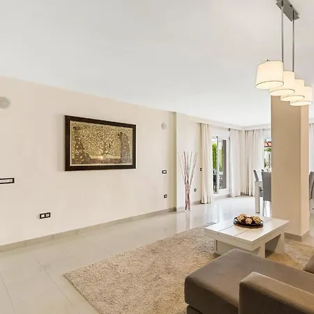 Gorgeous In With Kitchen Estepona